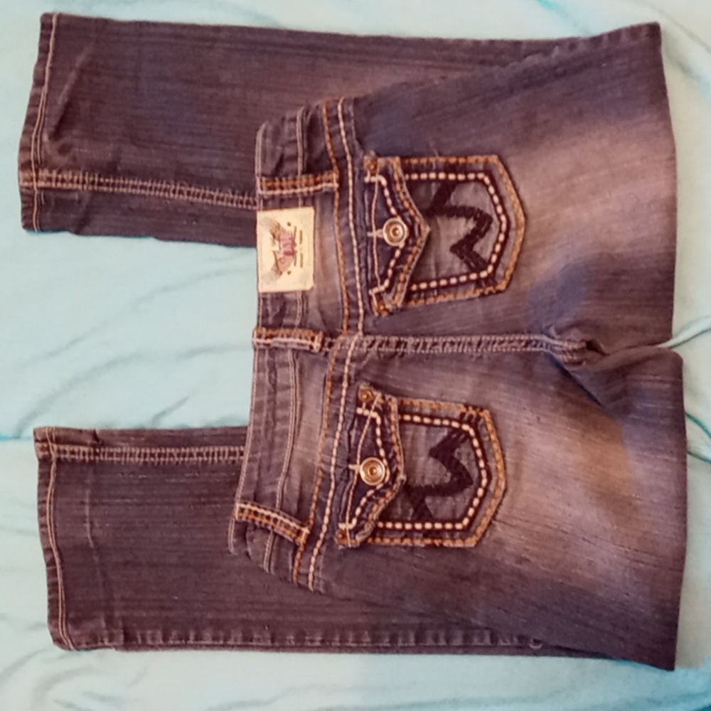 YMI blue jeans with whiskering & decorative stitching. Girls sz 10